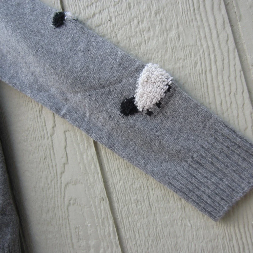 WoolOvers Cardigan Womens M Grey White 3D Sheep Lambswool winter boho whimsical